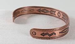 Wheeler Manufacturing Co. solid copper petite cuff embossed arrows 2 1/8″ dia