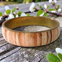 Vintage Tiger Shell Cowrie Bangle Bracelet Brass Shades Of Peach Patina Beachy