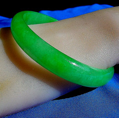 EARTH MINED Imperial Green color Jadeite JADE Deco Antique old Bangle Bracelet