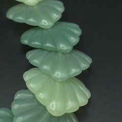 Vintage Green Lucite Fan Bead Statement Necklace 16.5″ Acrylic Plastic