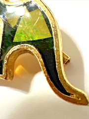 Vintage Australian Opal Kangaroo Brooch Gold Tone Black Enamel Souvenir Pin 1.5″