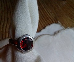 Vintage Estate (925) Sterling Silver Red Garnet Gemstone Scalloped Bezel Ring 7