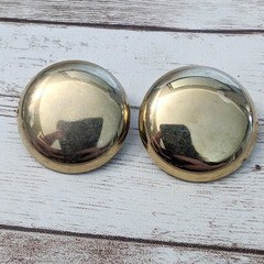 Vintage Clip On Earrings – Gold Tone Just Under 1 & 1/8″ – Marks & Loose Clip
