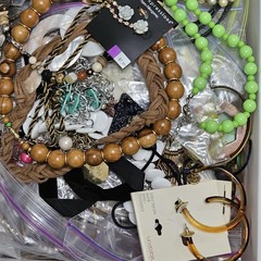 1 Pound VTG To Modern FASHION JEWELRY Lot Wearable Reuse Resell See Description
