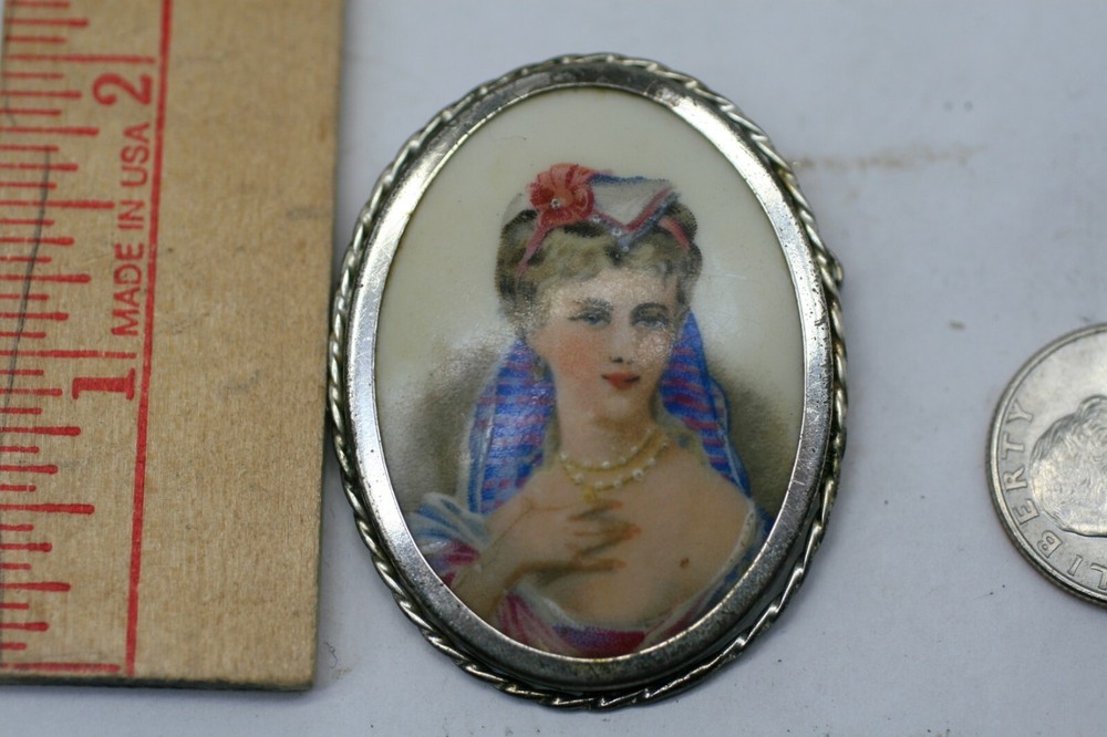 Limoges PORTRAIT brooch made in France STERLING FRAME A33