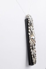 Elegant Danecraft 75mm Black Onyx Bar Pendant w/ Ball & Drop, 18″ Silver Chain