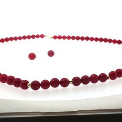 Vintage 14K Gold‑Marked Red Bead Necklace & Pierced Earrings Set – Classic