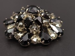 Vintage Juliana Style Black Rhinestone Brooch 1.75″ Unsigned