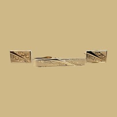 Cufflinks Tie Clip Set Gold Tone Styled by Fifth Avenue Vintage Original Box