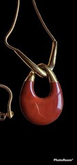 1960’S CROWN TRIFARI GOLD-TONE BURGUNDY LUCITE PARIS ERA MODERN NECKLACE PENDANT