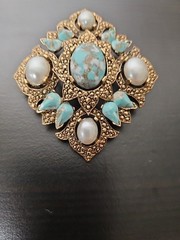 VTG 1968 Sarah Coventry Remembrance Signed Gold Tone Brooch Pin J10 EUC