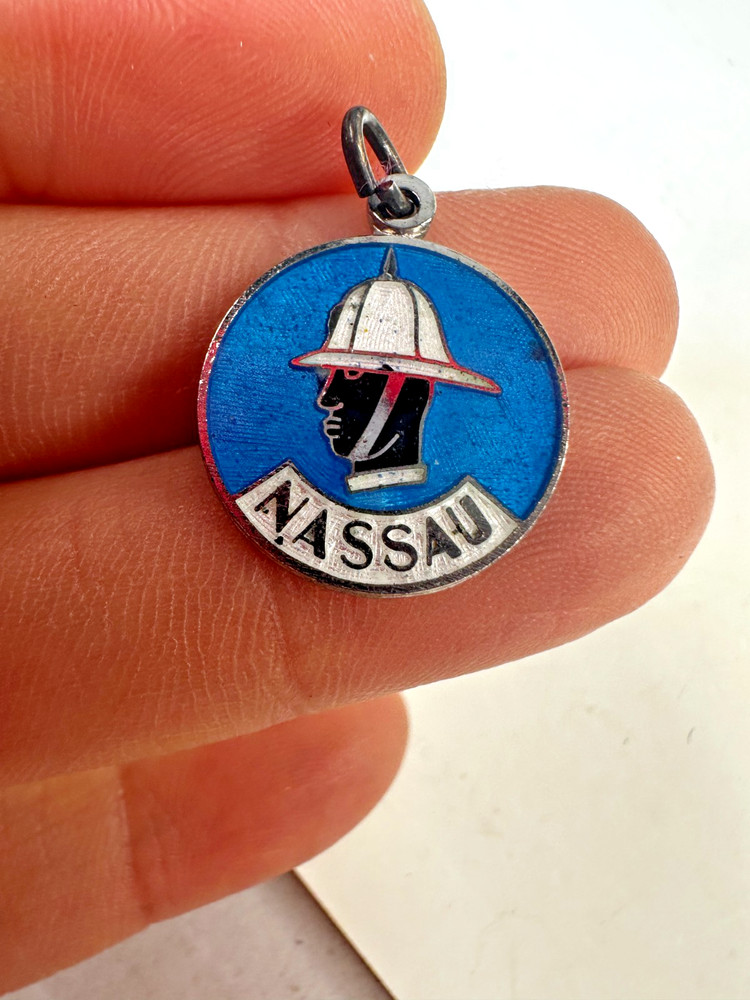Sterling Silver Charm Enamel Tourist Souvenir Nassau Bahamas Round bmco