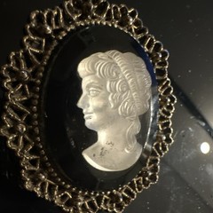 Vtg Oval Cameo Portrait Brooch Pin Back & Bale Charm /Black Onyx Glass Heavy