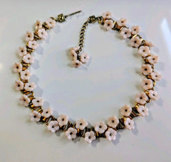 Early Unsigned Miriam Haskell Glass Baby Pink Beads Goldtone Bookchain Necklace