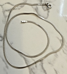 Sterling Silver Signed ITALY GLO 18″ Herringbone Chain necklace 3.1 g – 2mm 925