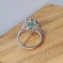 Vintage 18K White Gold Engagement Ring 4.02ct. Neon Blue Tourmaline Oval Shape
