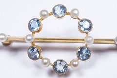QUALITY ANTIQUE ENGLISH 15K GOLD AQUAMARINE & PEARL BROOCH c1910