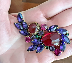 VTG. SIGNED WEISS PURPLE & PINK RHINESTONE BROOCH / RARE FANTASY INVERTED STONE