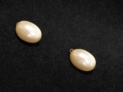 Vintage Ivory Color Acrylic Faux Pearl Cream Oval Screw Back Clip Earrings