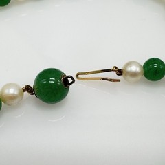 Vintage Cultured Pearl & Aventurine Necklace 28 in 7 mm Hidden Clasp 1980s