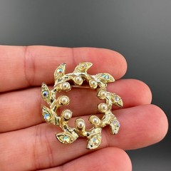 Vintage Wreath Brooch Lot Gold Tone Faux Seed Pearl Pink Stones Textured Brushed