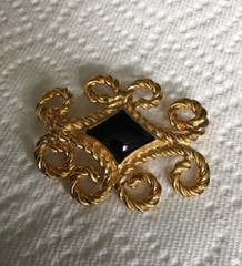 Vintage 2-1/4″ Gold Tone Pin Brooch Costume Jewelry ZZ-17