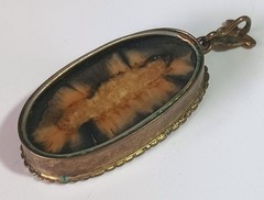 Vtg (Antique?) Double-sided Agate? Pendant in Oval Gold-tone Frame