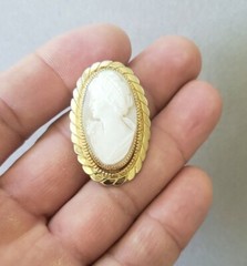 Beautiful vintage gold filled carved Cameo brooch pin