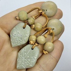 Vtg Big Boho Tribal Etched Stone Starburst Chandelier Earrings Leather Wood Post