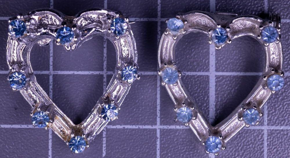 Vintage Heart Brooch Pin Silver Tone 24mm Blue Rhinestone Love Jewelry