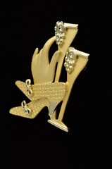 Vintage Pin Brooch Statement Brushed Gold Cocktail Heels Hand Wine 80s Chic Bin5