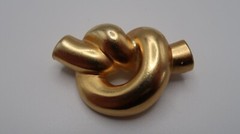 VINTAGE GOLD KNOT CHERRY STEM BROOCH PIN 4.5CM BB13