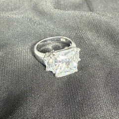 Vtg Y2K 925 Silver Emerald Cut Sz 8.25 CZ Trilogy 3 Stone Ring Hollywood Glam