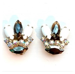 Vntg 1950s 1960s crown prong set rhinestone earrings Juliana milkglass AB stones
