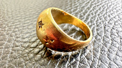 VTG KARATCLAD 18K DOME BOMBE STAR SET CZ ENGINE TURNED TEXTURE RING SIZE 5.25