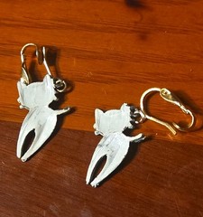 Vintage Dangle Brass/Enamel Cat Earrings 1960s Clip On