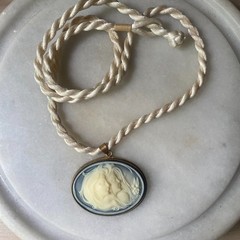 VTG cottagecore sisters blue white cameo necklace sirens feminine dainty rope 23