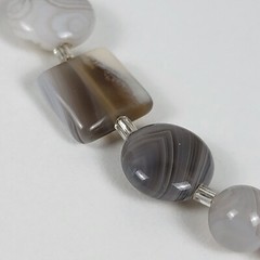 Vintage Gray Agate Beaded Necklace Silver-Tone 17 In Square/Round Beads Lobster