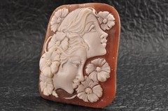 Vintage square shape Sardonyx shell came carved “Profiles of Young Girls” (83ct)