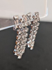 Vtg Silver Tone Rhinestone Waterfall Dangle Drop Clip On Earrings 1.5″ Bridal