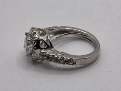 Vintage Avon Sparkly Round-Shape Clear Stone in Silvertone Ring (Size 7)