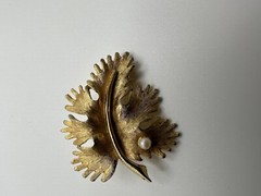 Vintage Gold Leaf Faux Pearl Mid Century Modern Brooch 4.5cm BB15