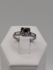 MADE IN THE USA! Vintage Uncas Sterling Silver Cubic Zirconia Ring Size 6