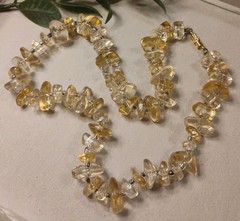 Vtg Baroque Translucent Clear/Yellow “Blobby” ACRYLIC Beaded 15″ Necklace!