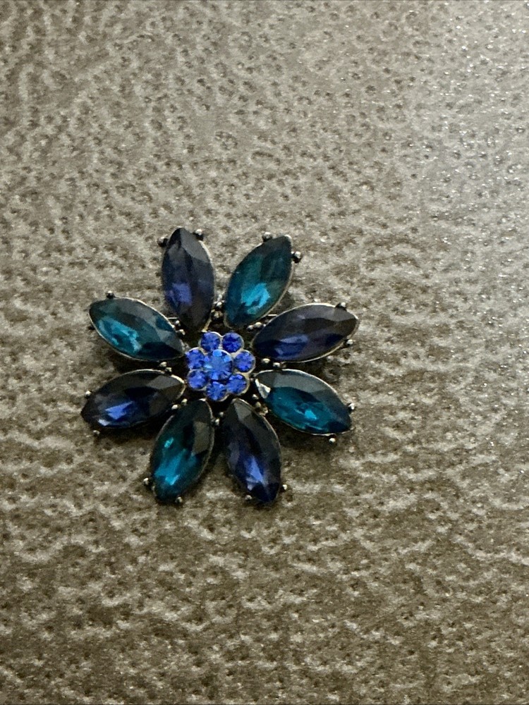 Mid Century Vintage Blue Rhinestone Starburst Flower Brooch Pin