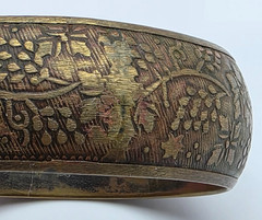 Vintage 1950s Floral Embossed Brass Plated Copper Bangle Bracelet 8″ Mid Century