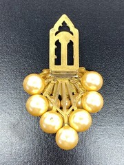 Vintage Miriam Haskell Early Unsigned Grape Gold Faux Pearl Fur Dress Clip