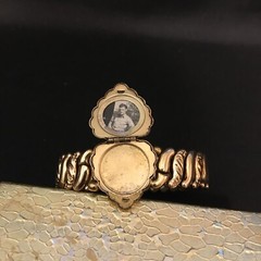 VTG LA MODE “Precious Metal” WWII SWEETHEART EXPANSION STRETCH LOCKET BRACELET