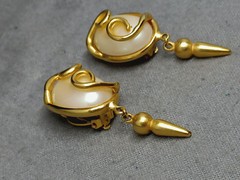 Gtg Gold Tone Swirl Faux Pearl Clip On Dangle Drop Earrings 2.1″