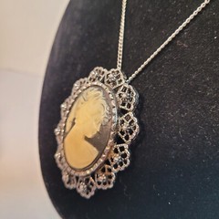 Vintage Silver Tone Black White Cameo Necklass Brooch 2 1/2″x 2″ large 23″ chain